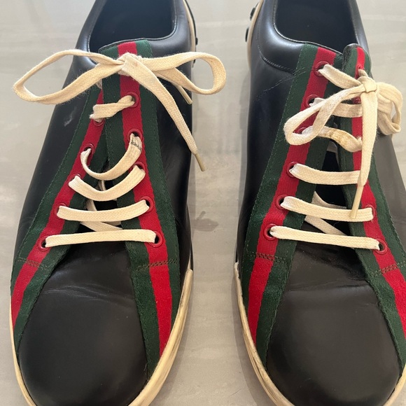 Black, red and green sneaker style Gucci shoes. - Picture 3 of 4